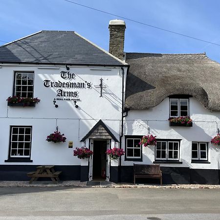 مبيت وإفطار كينغسبريدج The Tradesmans Arms المظهر الخارجي الصورة