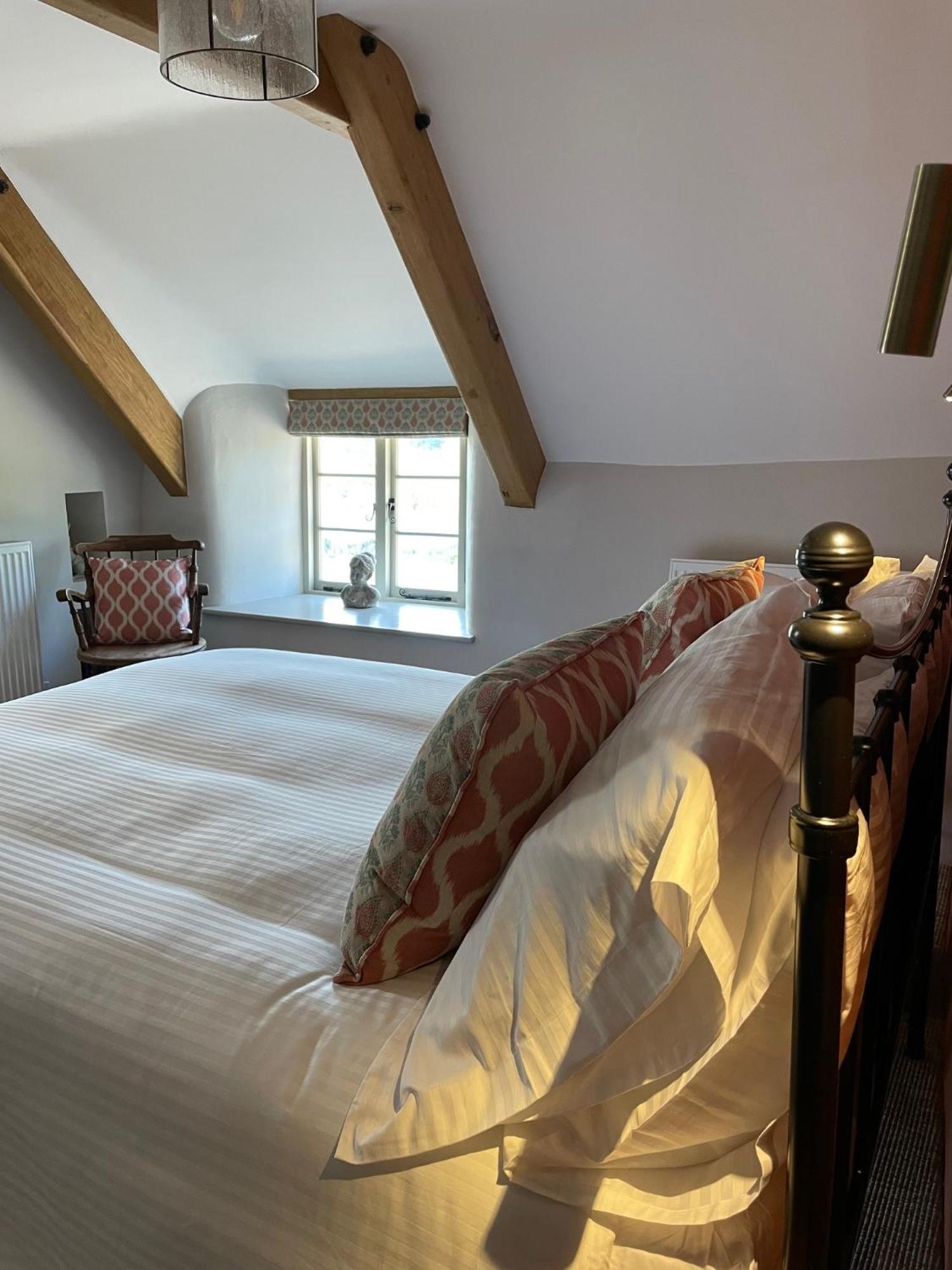 مبيت وإفطار كينغسبريدج The Tradesmans Arms المظهر الخارجي الصورة