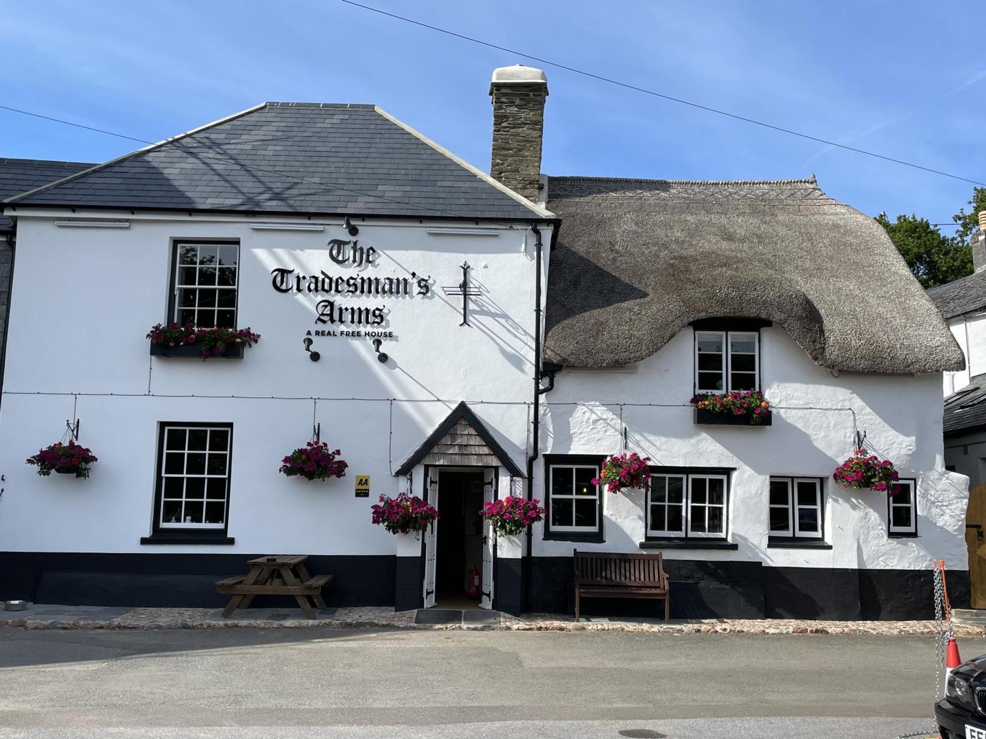 مبيت وإفطار كينغسبريدج The Tradesmans Arms المظهر الخارجي الصورة