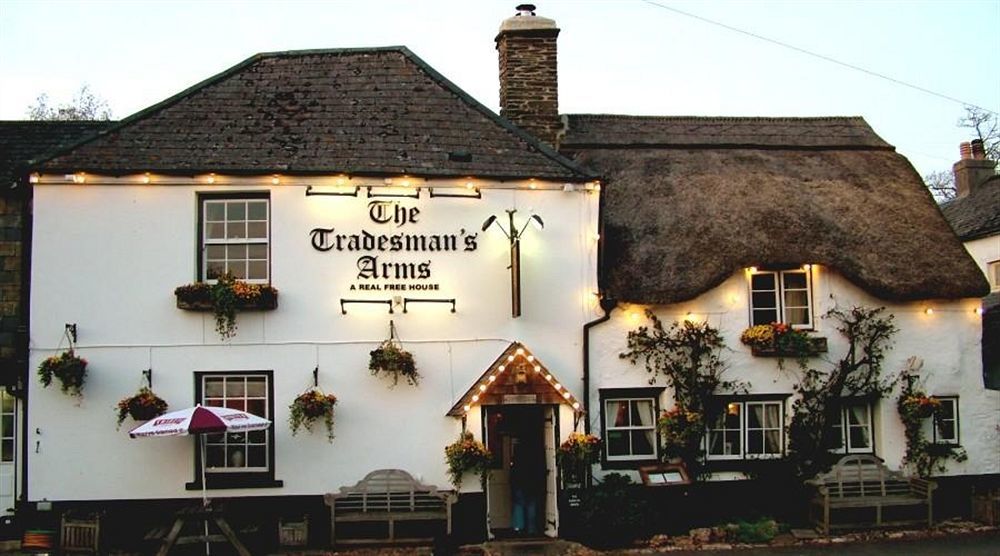 مبيت وإفطار كينغسبريدج The Tradesmans Arms المظهر الخارجي الصورة